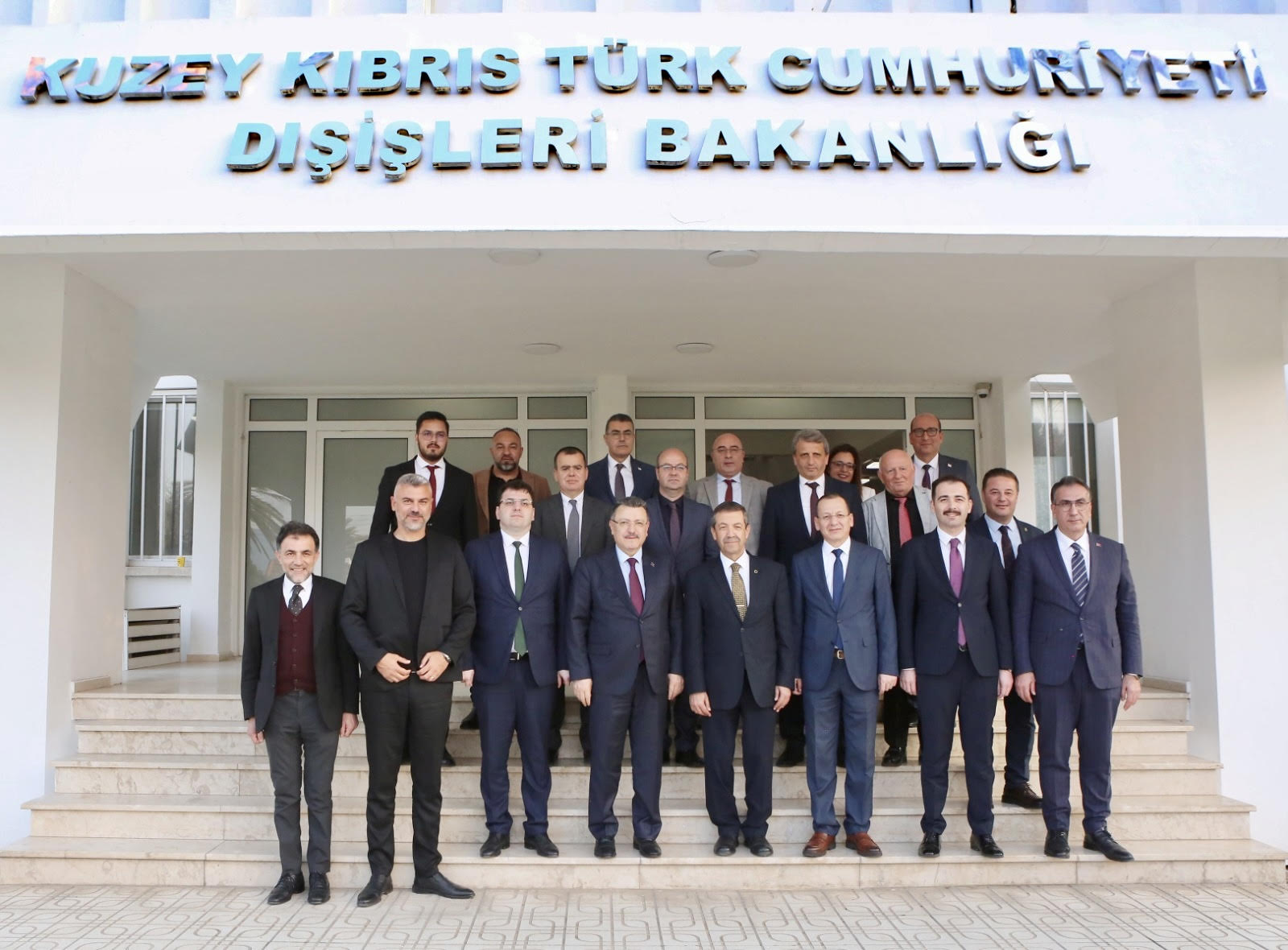 Dışişleri Bakanı Ertuğruloğlu, Trabzon heyetini kabul etti