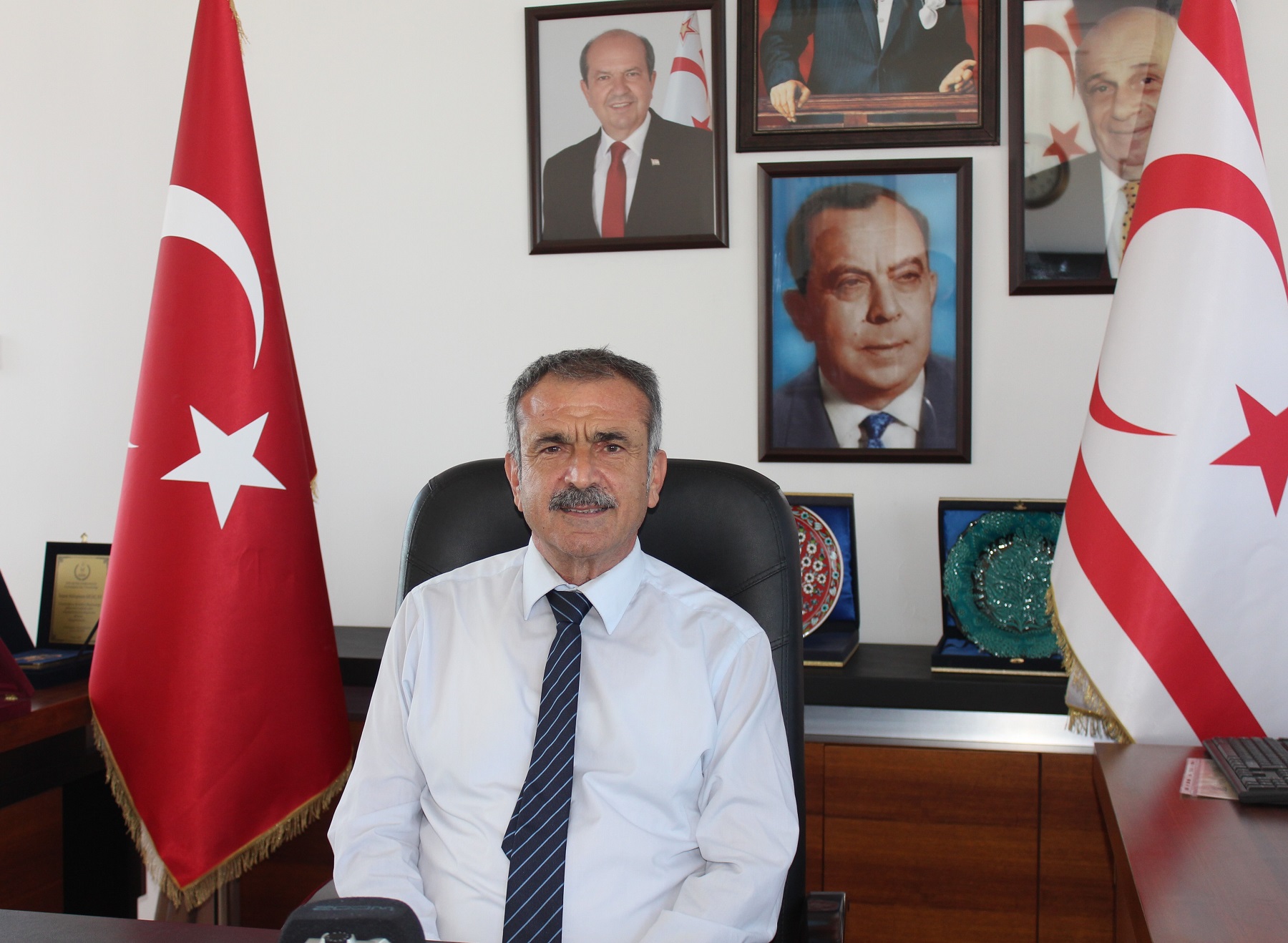 Gazimağusa Belediye Başkanı Uluçay DAÜ mezunlarını kutladı