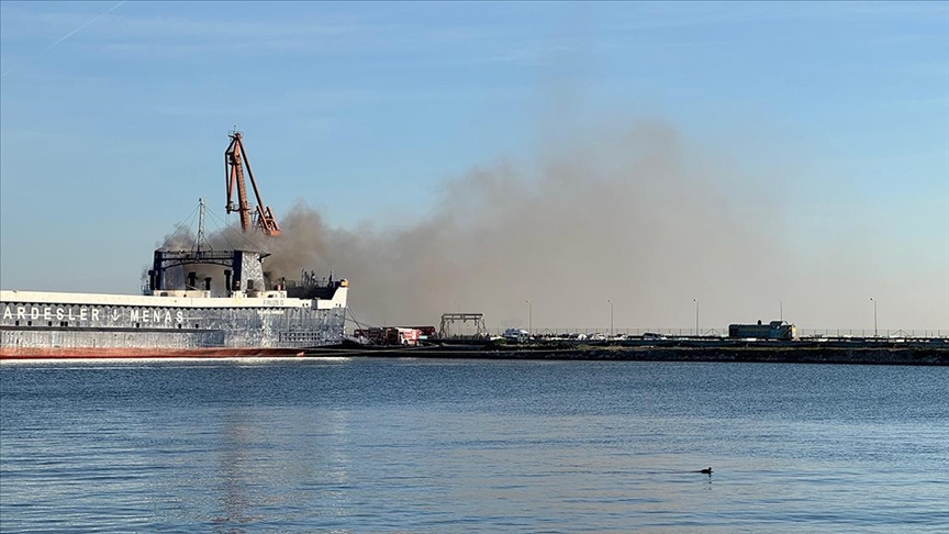 Samsun Limanı’nda gemide çıkan yangın kontrol altına alındı