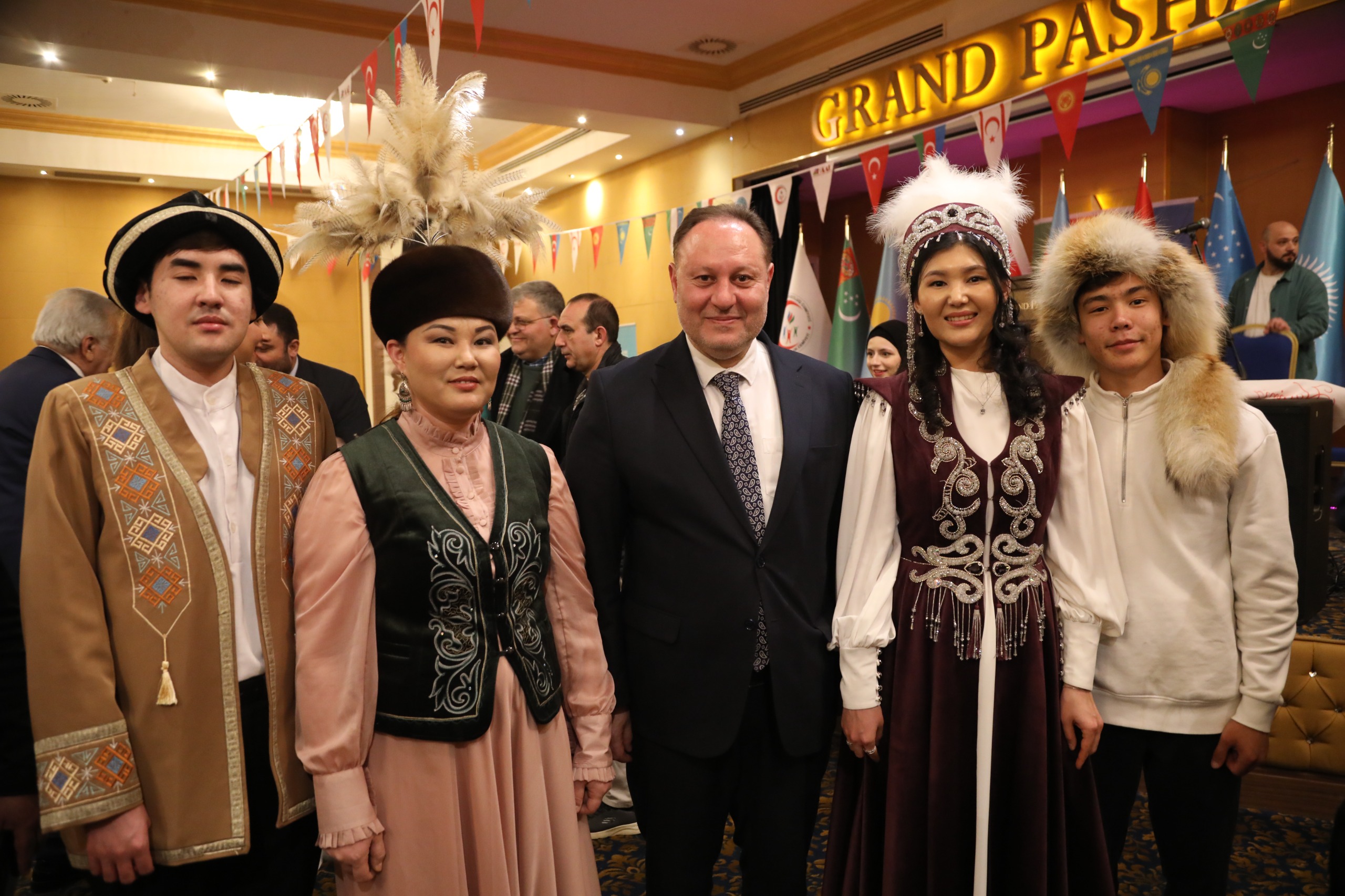 Meclis Başkanı Öztürkler, “Türk Dünyası Novruz Festivali”nin kapanış etkinliğine katıldı