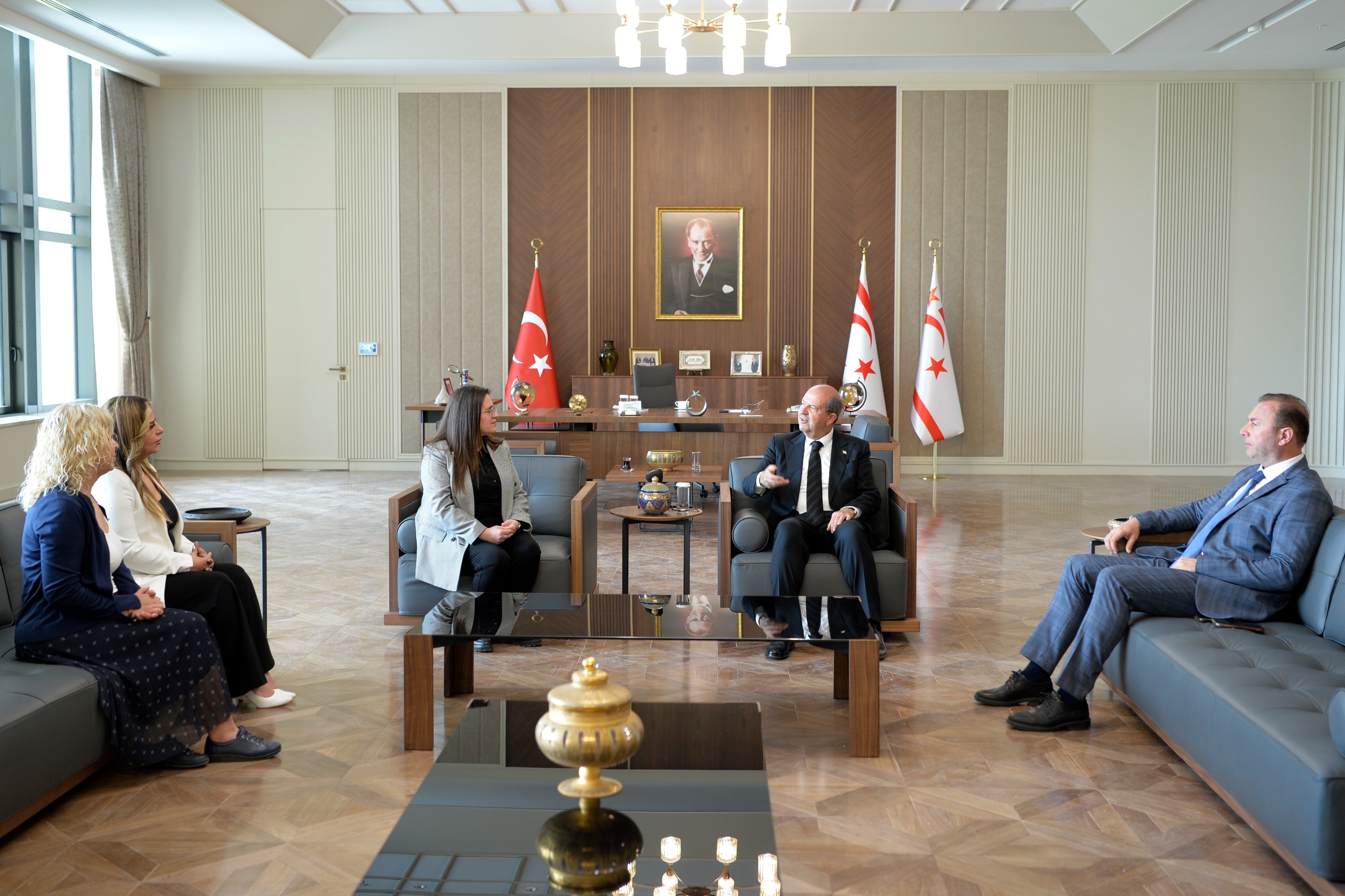 Cumhurbaşkanı Tatar, Atatürk Meslek Lisesi yönetimini kabul etti