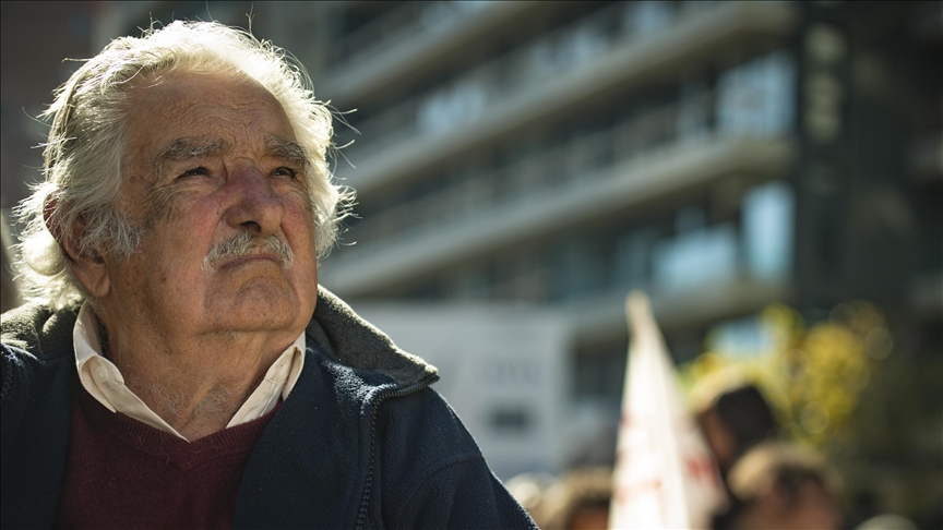 Eski Uruguay Devlet Başkanı Jose Mujica hayatını kaybetti