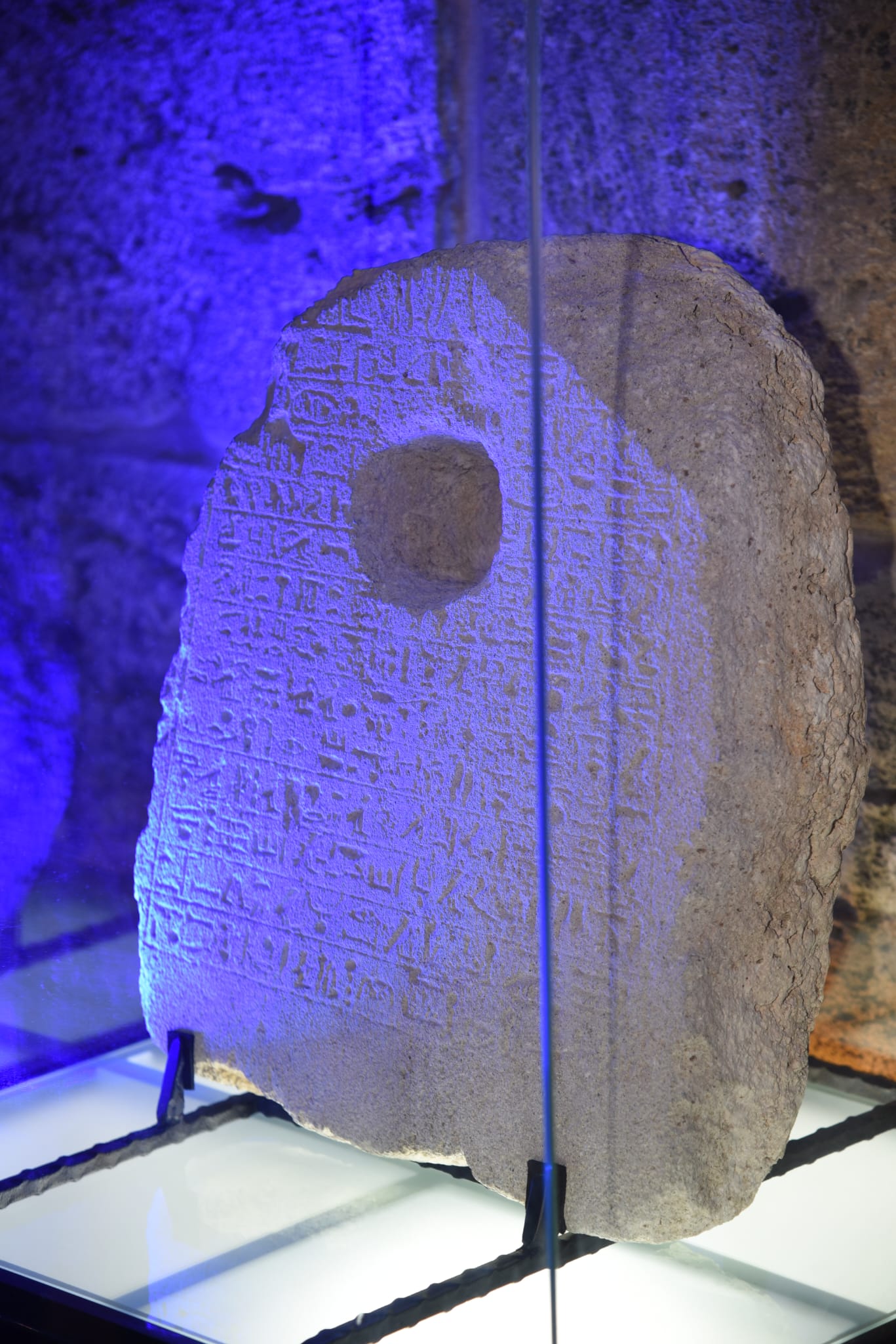 Hiyeroglifli Tek Delikli Taş Çapa’nın tanıtımı Girne Kalesi’nde yapıldı