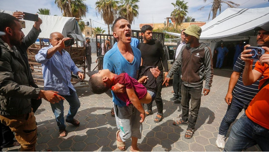 İsrail’in Gazze’ye düzenlediği saldırılarda 10 Filistinli hayatını kaybetti