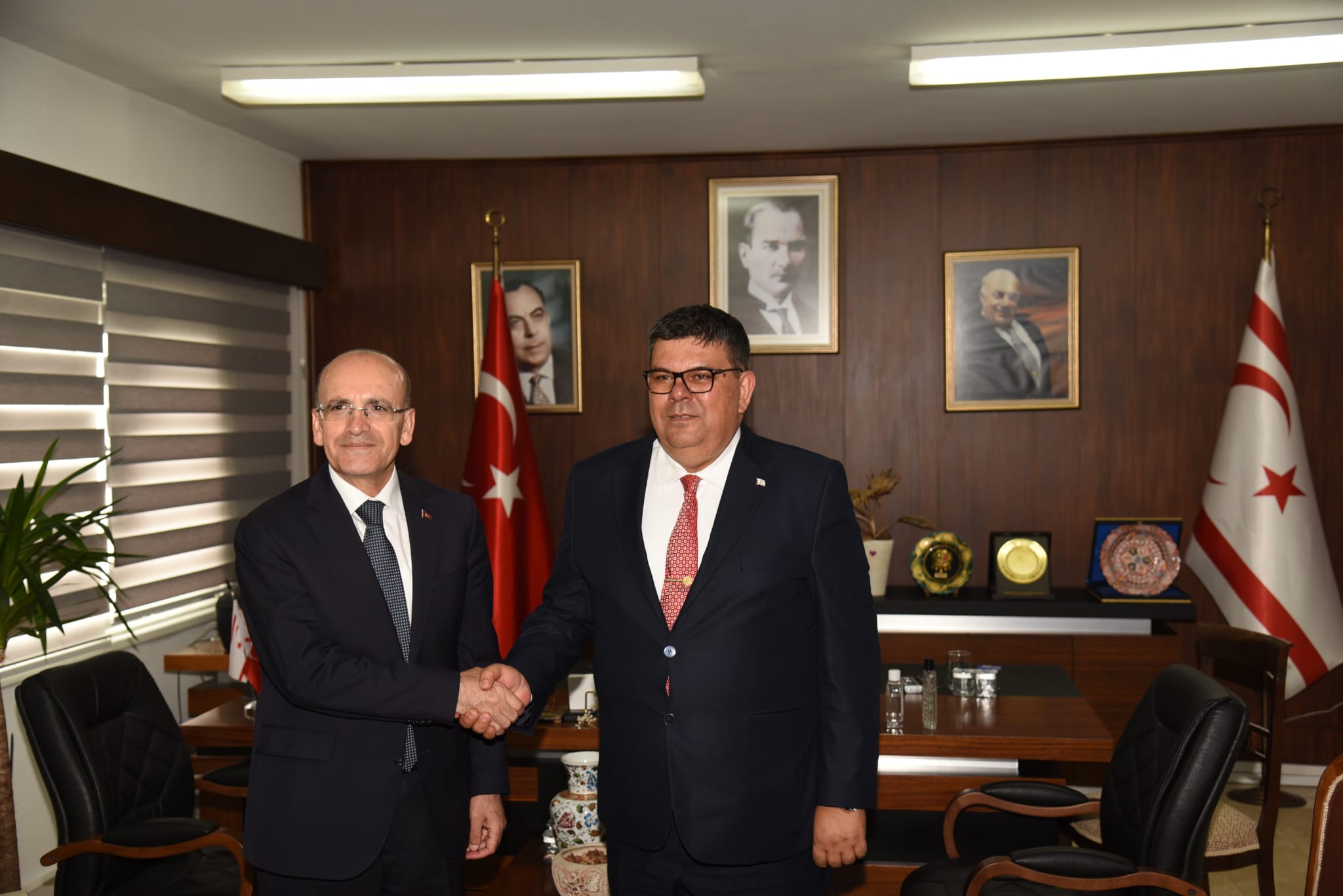 Maliye Bakanı Berova, Türkiye Cumhuriyeti Hazine ve Maliye Bakanı Şimşek’i kabul etti