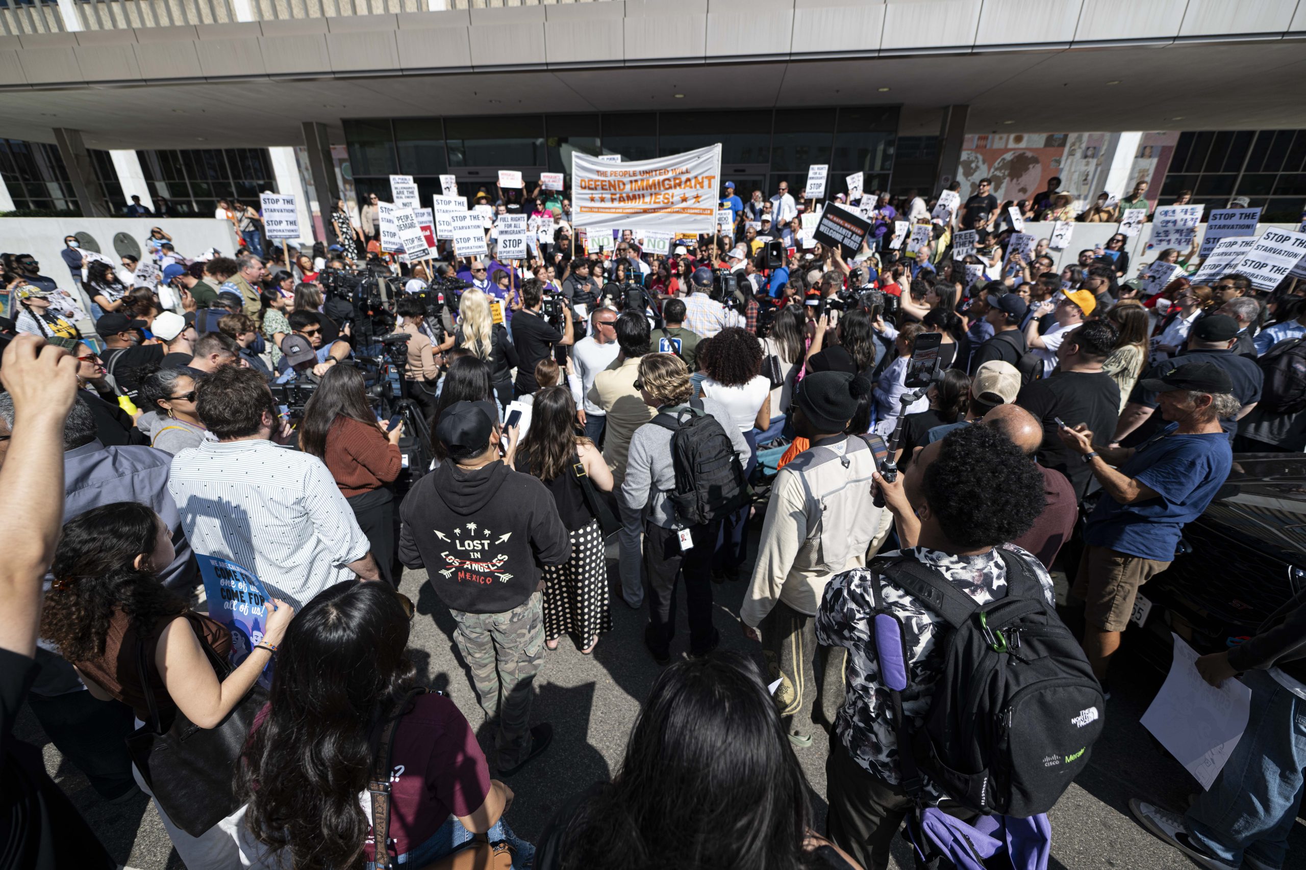 Trump yönetimi, Los Angeles’taki sınır protestosuna müdahale için Ulusal Muhafızları gönderiyor