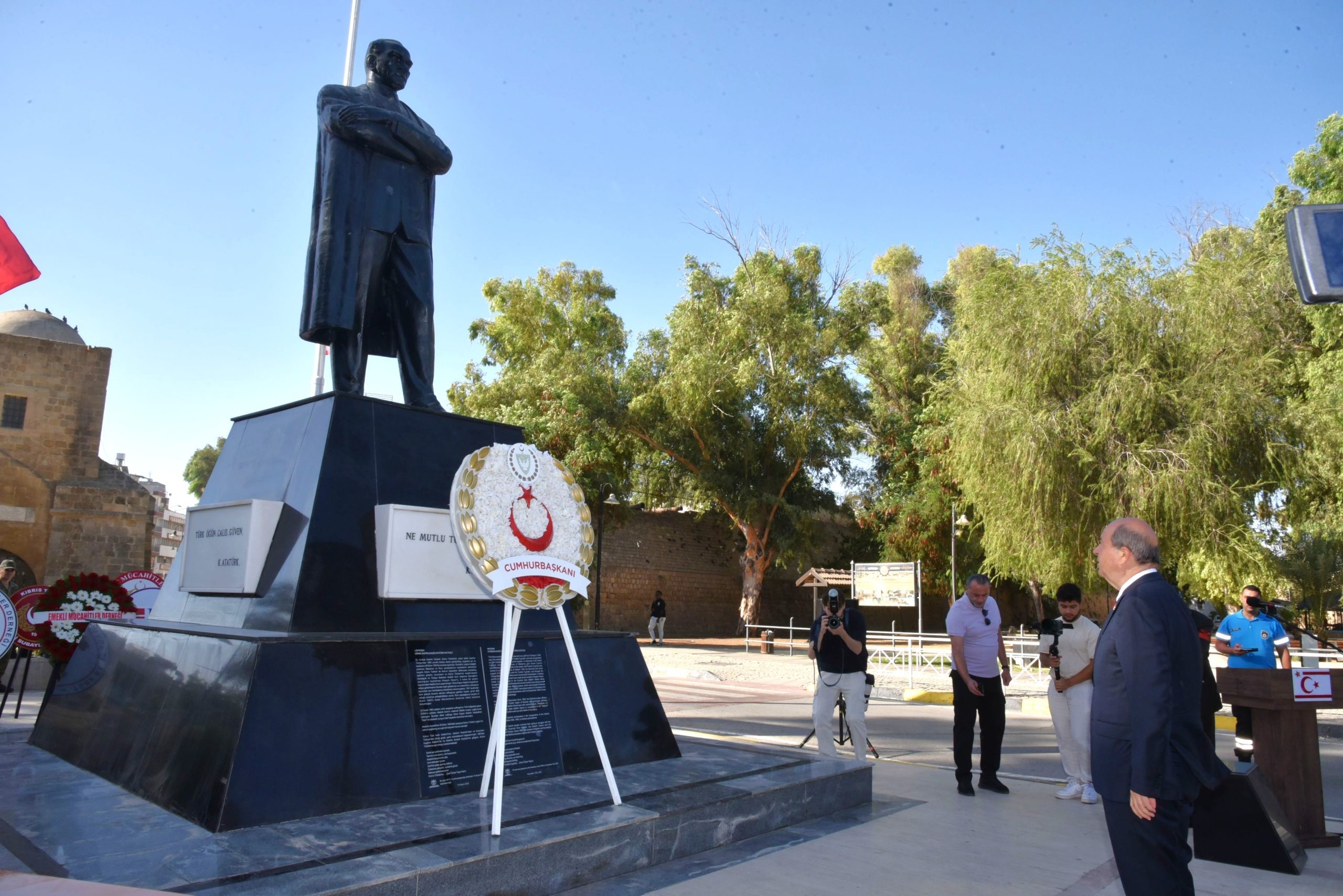 19 Eylül Gaziler Günü nedeniyle Lefkoşa Atatürk Anıtı önünde tören düzenlendi