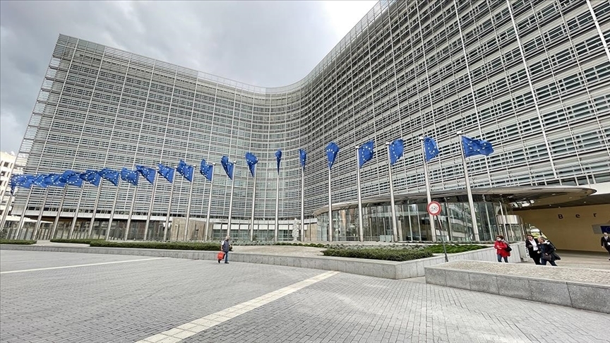 AB, başvuran üyeler arasında 150 milyar euroluk savunma fonunun ön dağıtımını yaptı