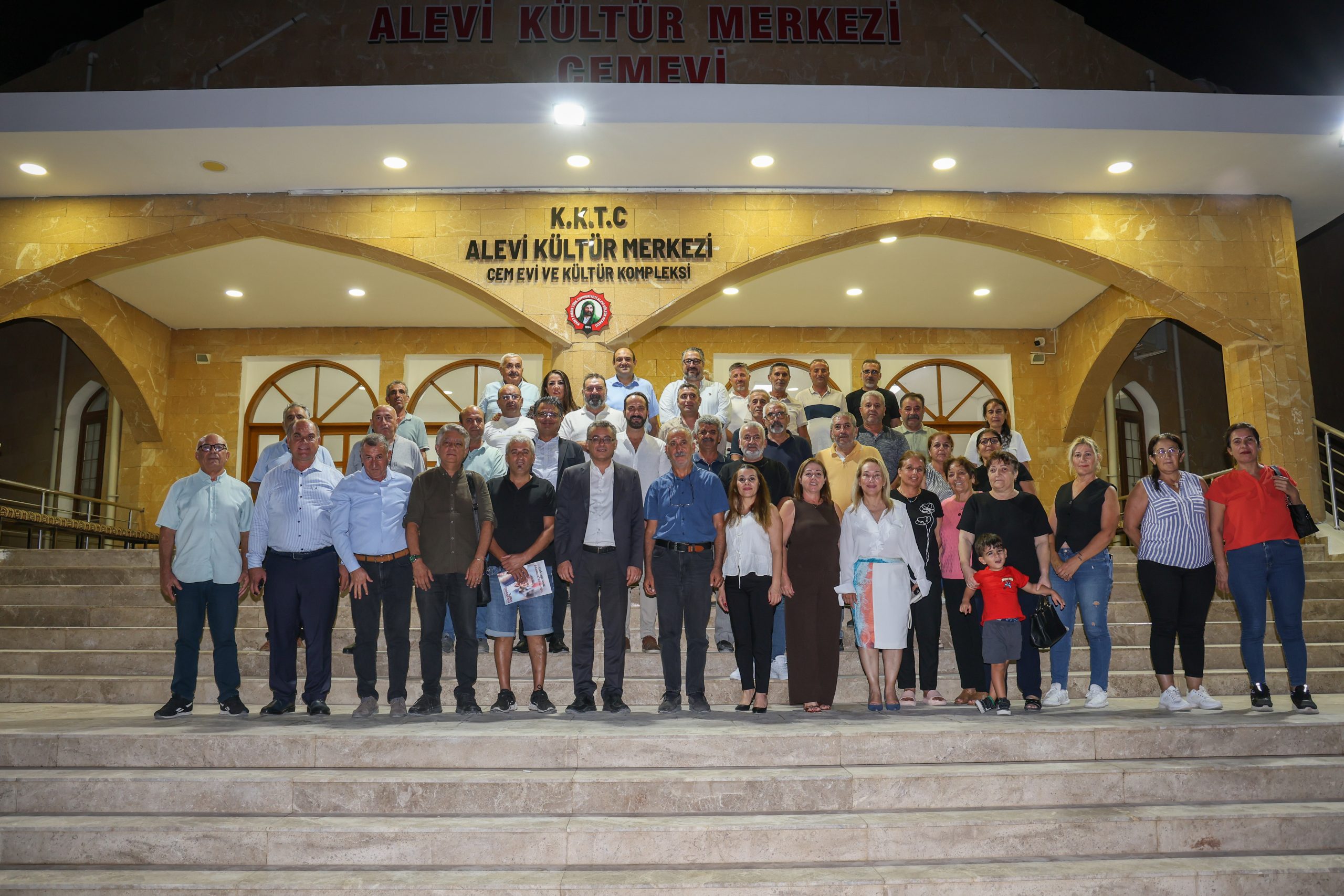 Erhürman, KKTC Alevi Kültür Merkezi’ni ziyaret etti