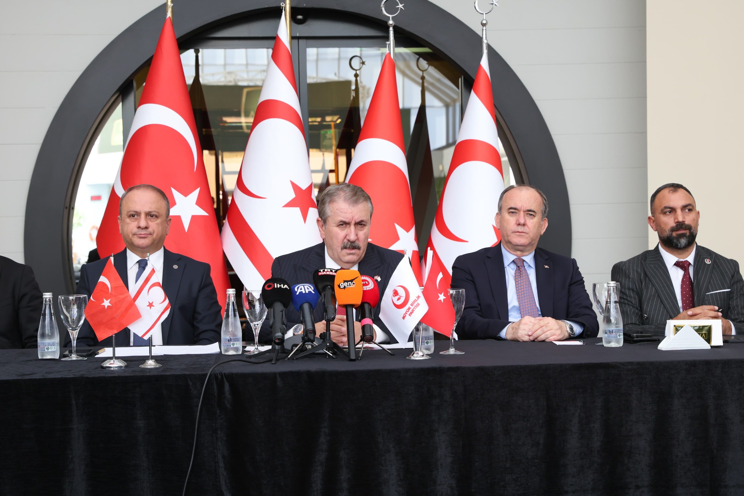 BBP Genel Başkanı Destici basın toplantısı düzenledi