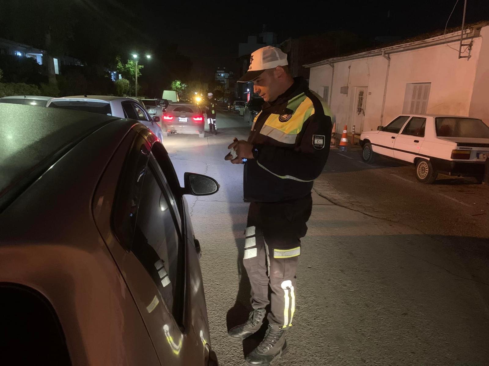 Trafik denetimlerinde 323 sürücü rapor edildi, 48 araç trafikten men edildi