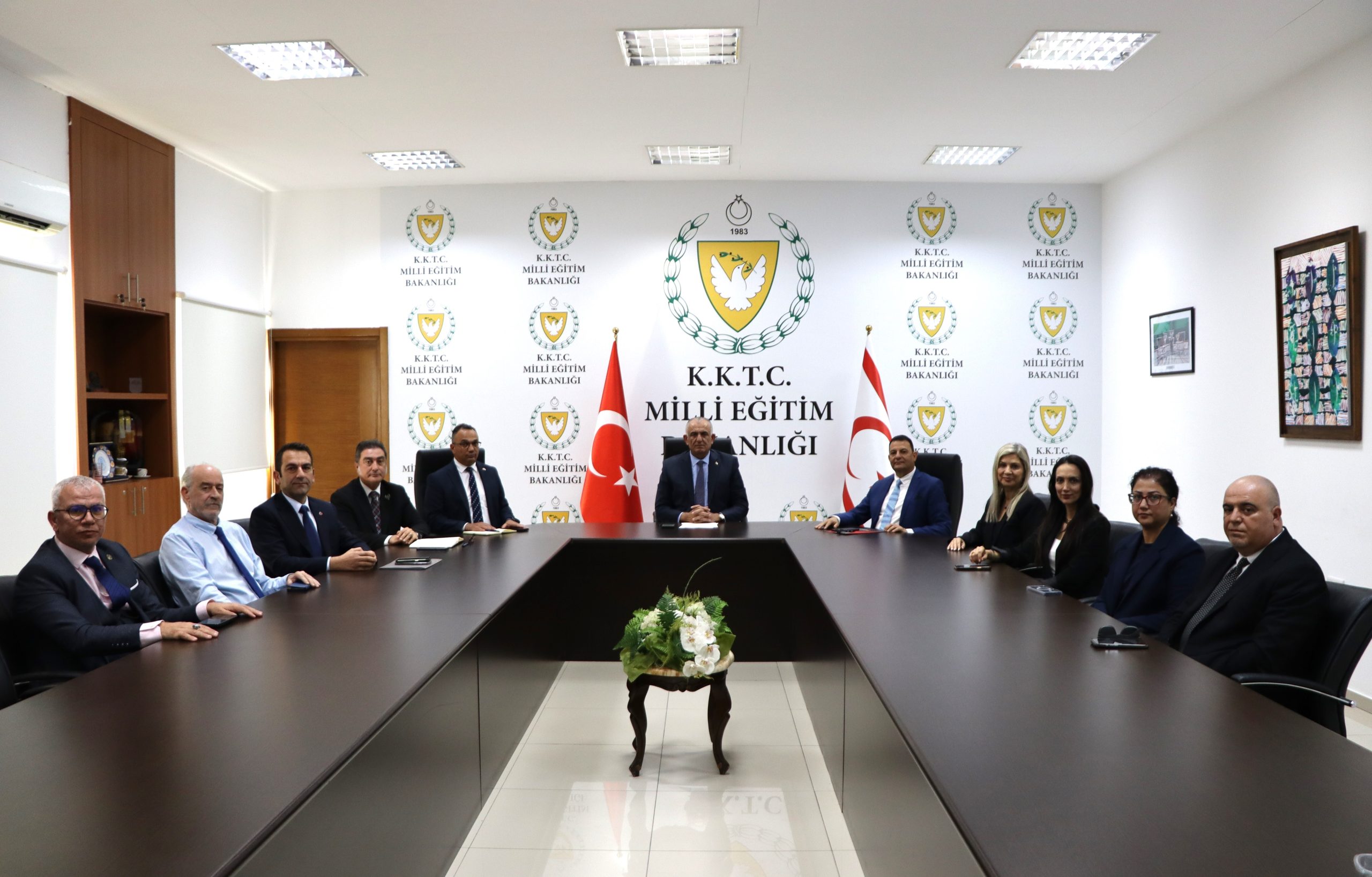 Bakan Çavuşoğlu, Kıbrıs Üniversiteler Birliği’ni kabul etti