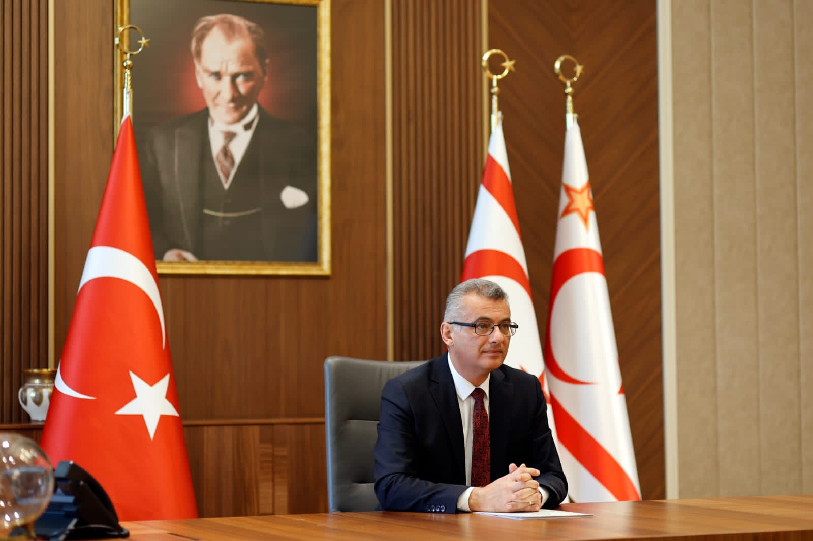 Erhürman ve Hristodulidis Perşembe günü ara bölgede bir araya gelecek