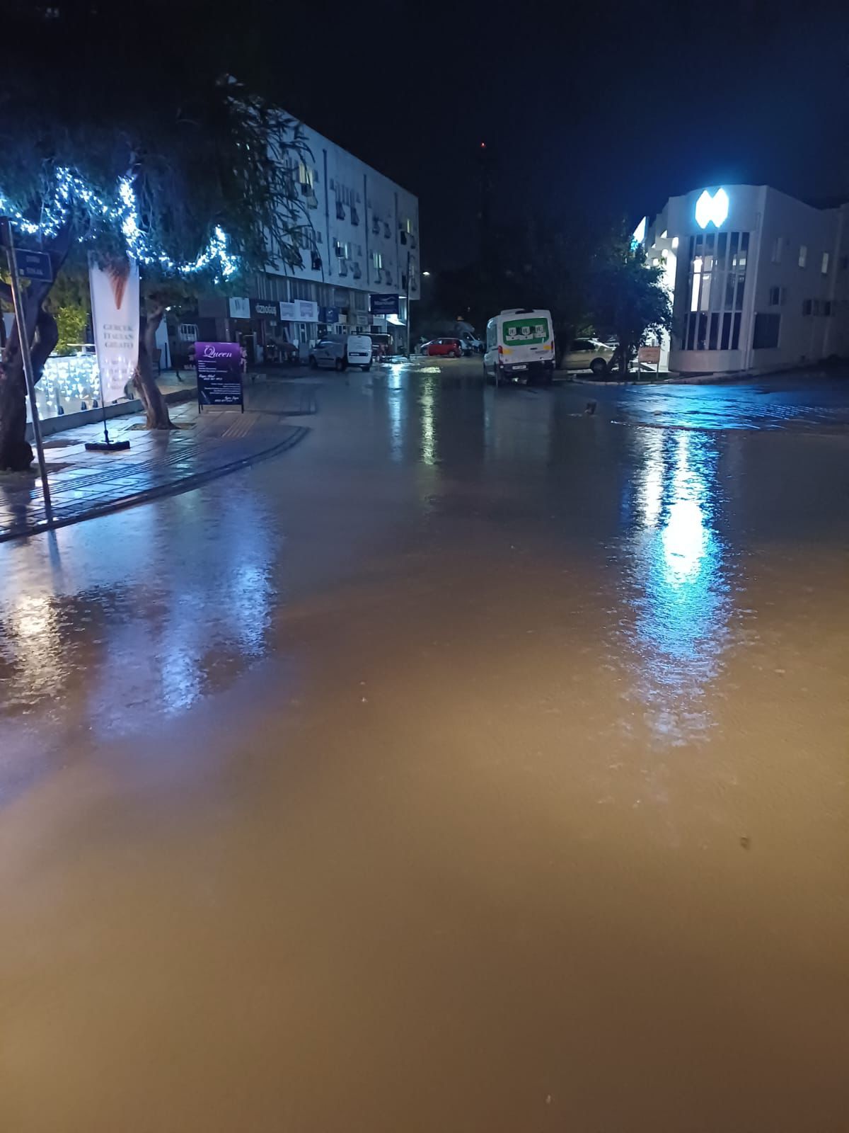 Belediye Bulvarında Damdelen Petrol- Sivil Savunma Çemberi arası trafiğe kapatıldı