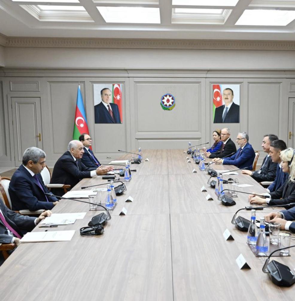 Çalışma ve Sosyal Güvenlik Bakanı Hasipoğlu, Azerbaycan Başbakanı Ali Asadov ile görüştü