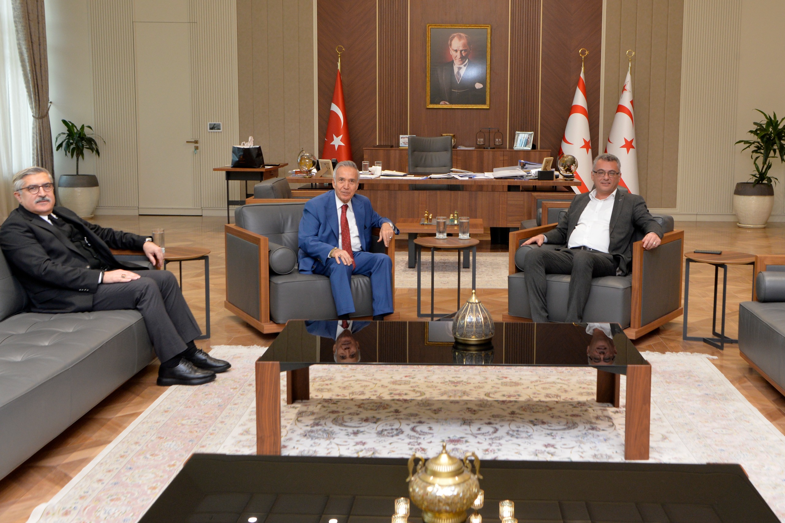 Erhürman, AK Parti Genel Başkan Yardımcısı Yayman’ı kabul etti