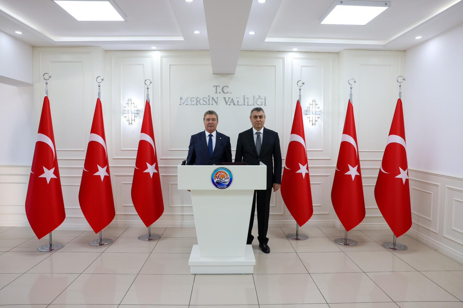 Başbakan Üstel Mersin Valisi Toros’u ziyaret etti