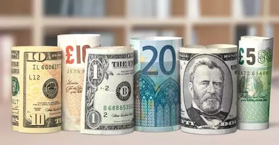 Sterlin 59,80 TL, euro 52,10 TL, dolar 43,75 TL’den işlem görüyor