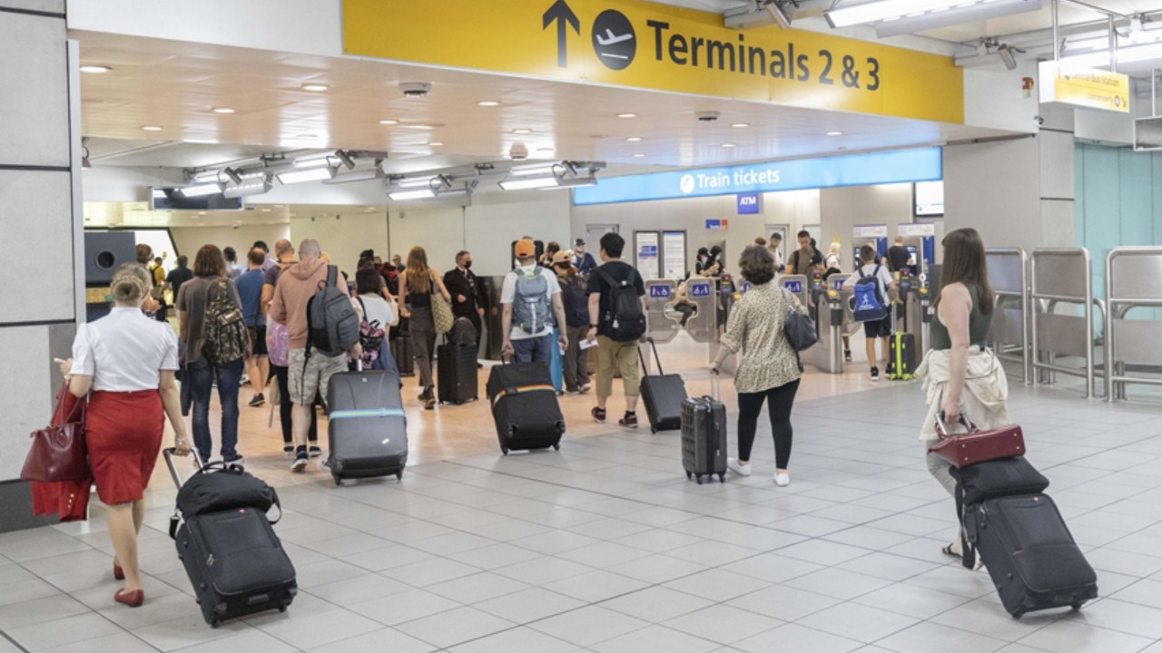 AB, binden fazla vatandaşını Orta Doğu’dan tahliye etti
