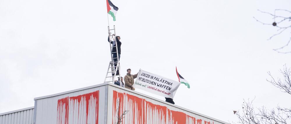 Almanya’da savunma sanayisi şirketi Rheinmetall protesto edildi