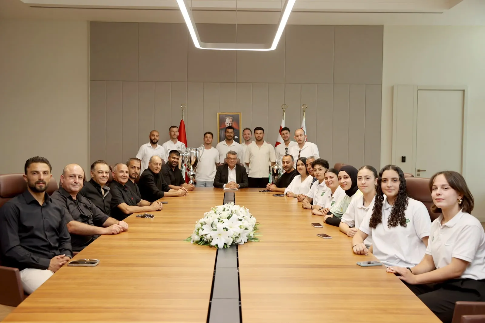 Cumhurbaşkanı Tufan Erhürman, Gençlik Gücü Türk Spor Kulübü'nü kabul etti