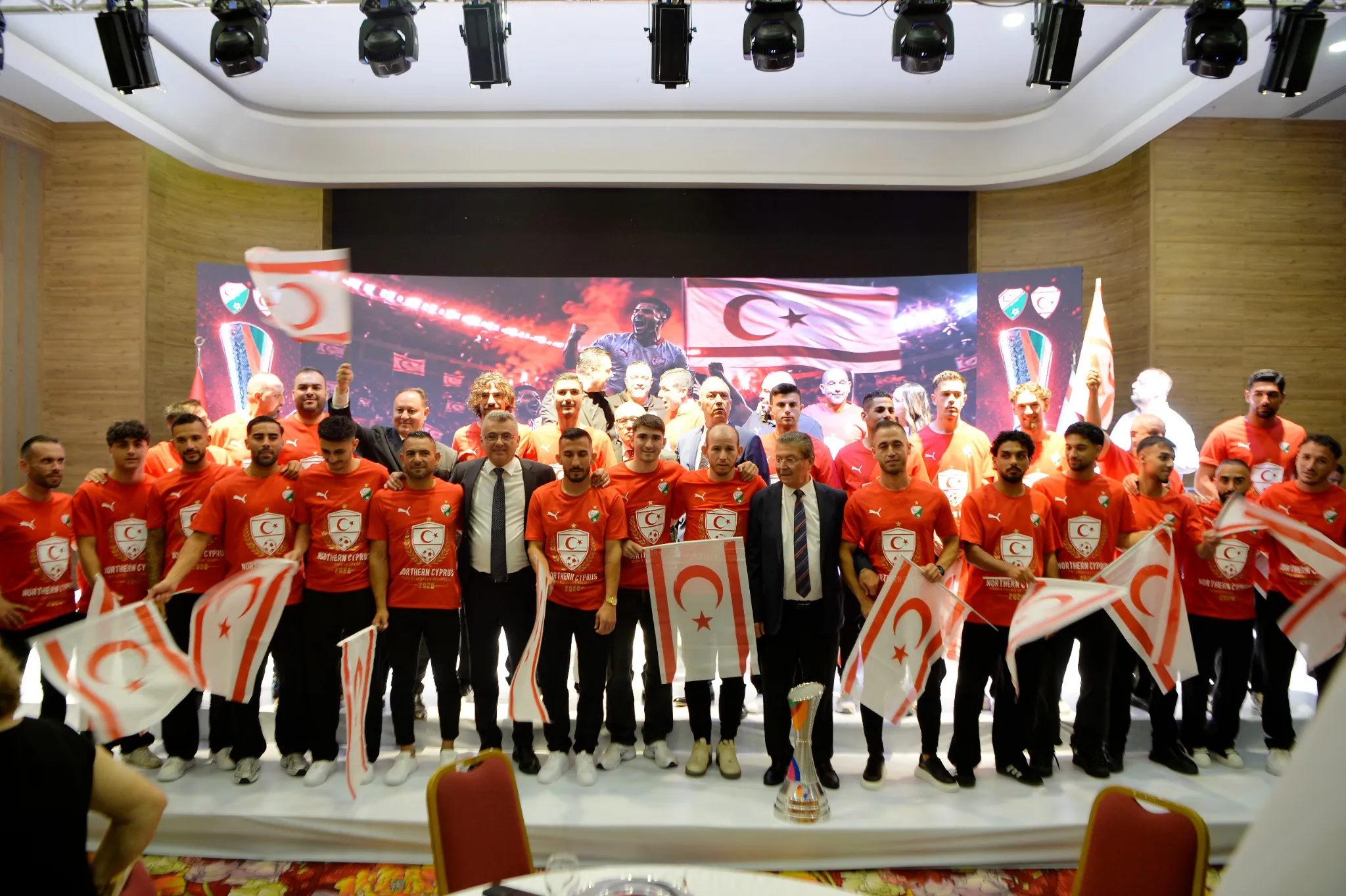 Erhürman: "Küçük ülkede, az nüfusla pırıl pırıl gençler çıktıysa, bu halkın önünde kimse duramaz”
