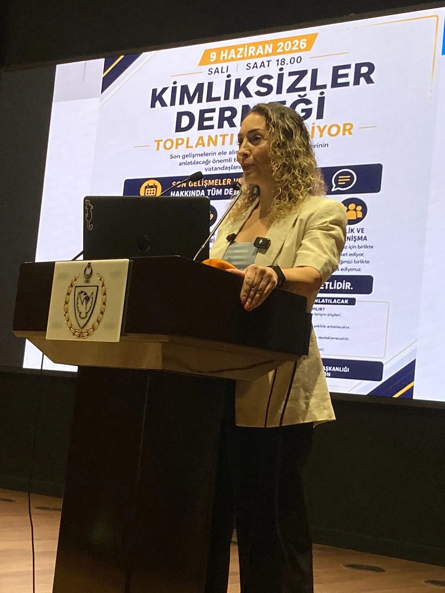 Kimliksizler Derneği bilgilendirme toplantısı düzenledi