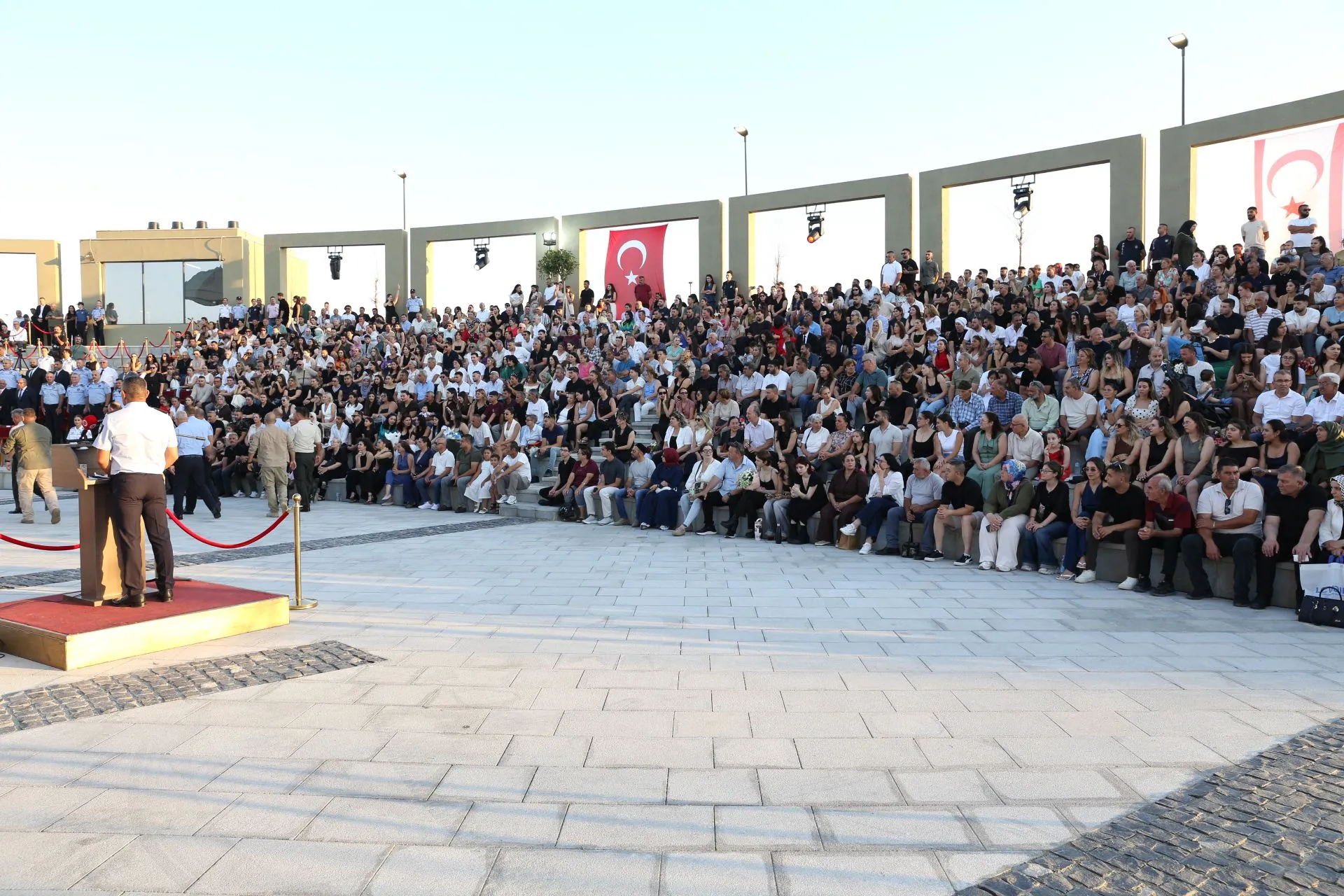 Polis ve İtfaiye Temel Eğitimi Yemin ve Mezuniyet Töreni yapıldı