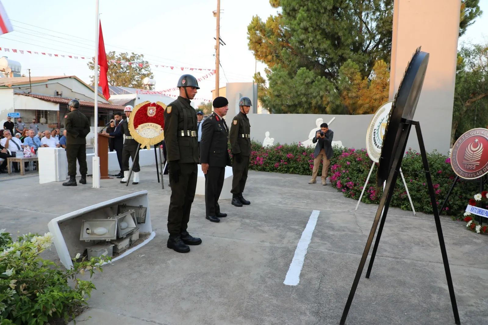 Alaminyo şehitleri anıldı… Öztürkler: “Kıbrıs Türk halkı bu toprakların ev sahibidir”