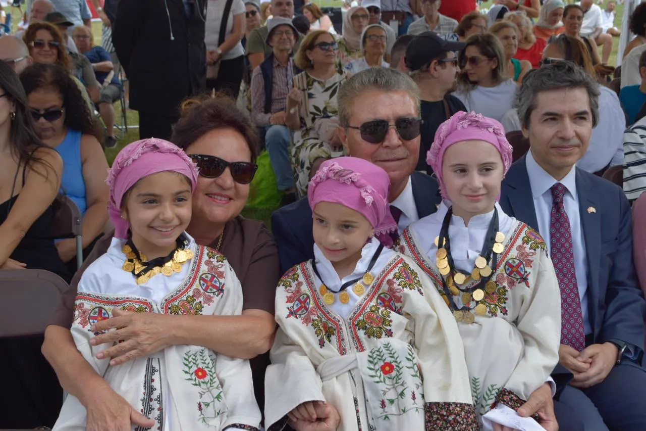 Başbakan Üstel, Londra’da Kıbrıs Türk Festivali’ne katıldı