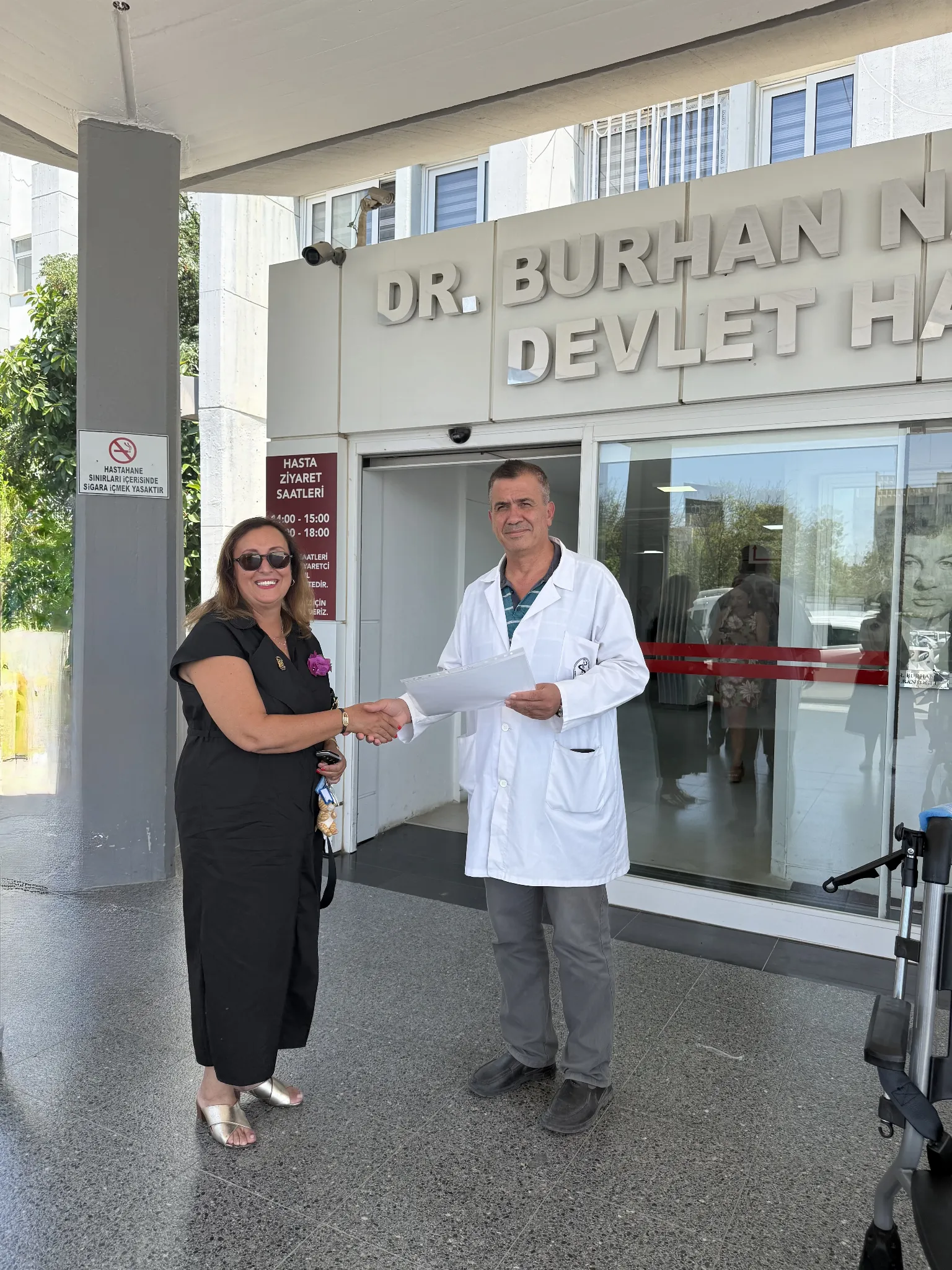 BBIWK, Dr. Burhan Nalbantoğlu Devlet Hastanesi’ne tekerlekli iskemle bağışında bulundu
