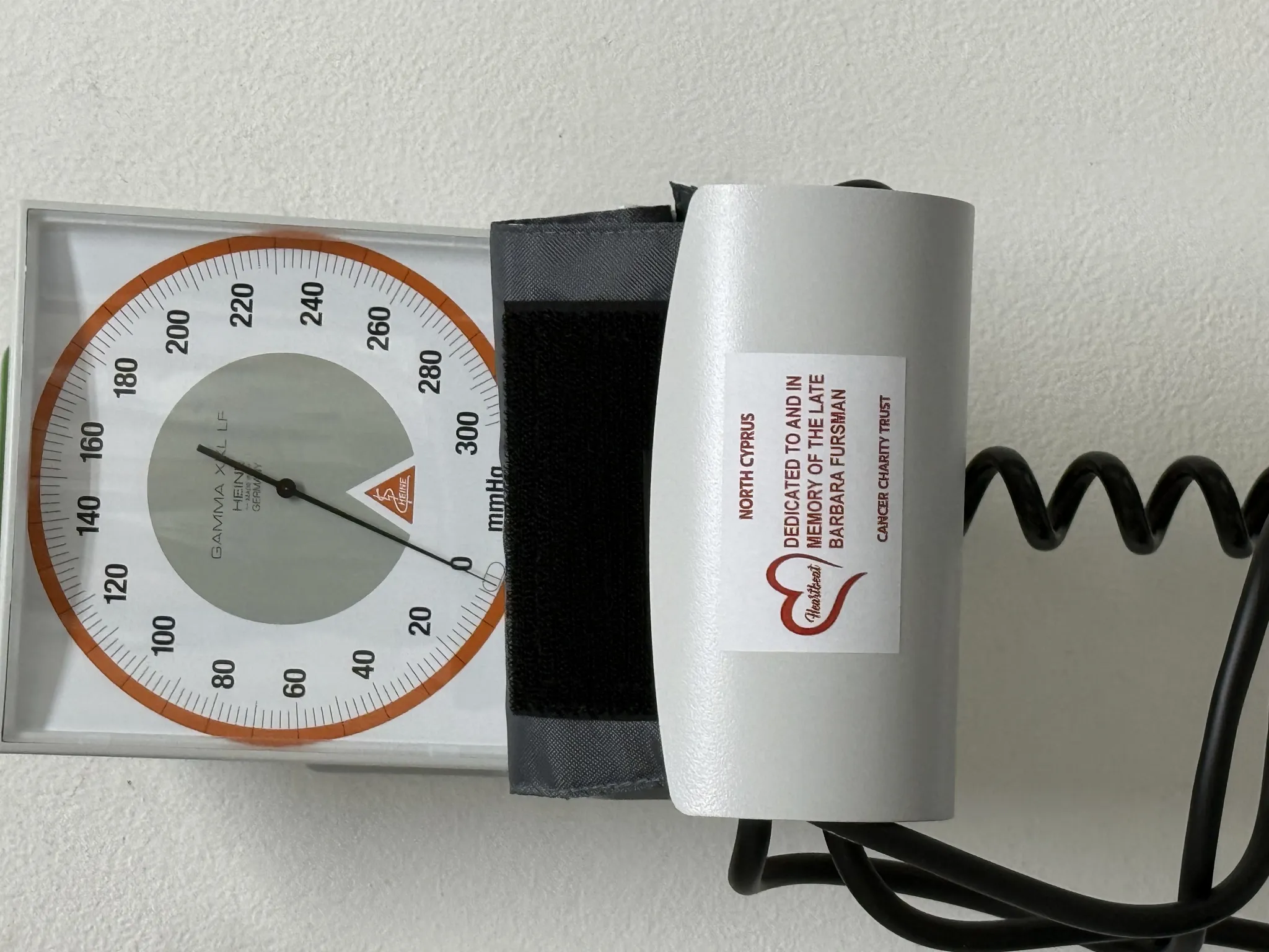Heartbeat Kuzey Kıbrıs Kanser Yardım Derneği, yetişkin onkoloji servisine tıbbi cihaz bağışladı