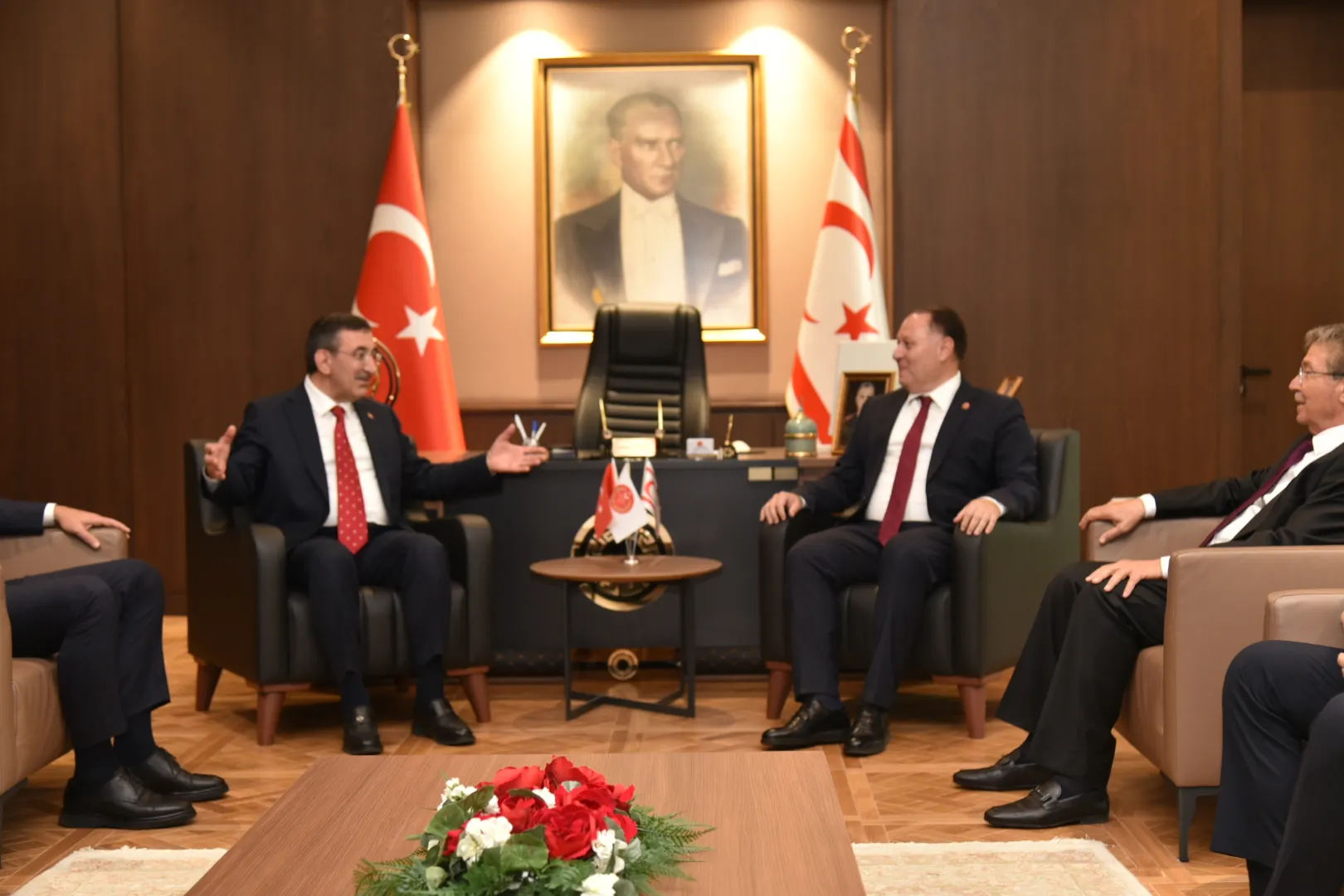 TC Cumhurbaşkanı Yardımcısı Yılmaz, Cumhuriyet Meclisi Başkanı Öztürkler’i ziyaret etti